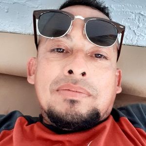 Meet your Posher, Santos